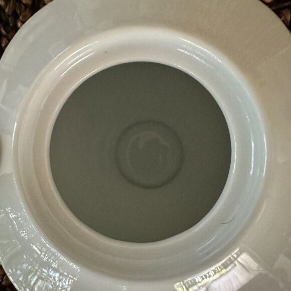 4 cup - Vintage Godinger & Co. White Porcelain Teapot: Flower Petal Design - Picture 5 of 6